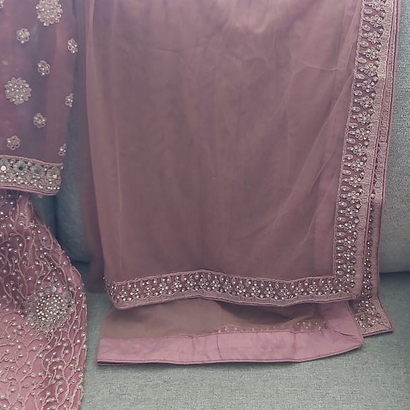 Heavy silk gharara suit with dupatta - Picture 3 of 5